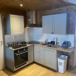 Frysiahouse דירה